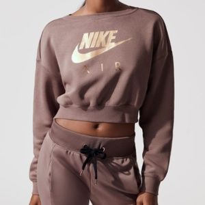 nike crop sweatshirt